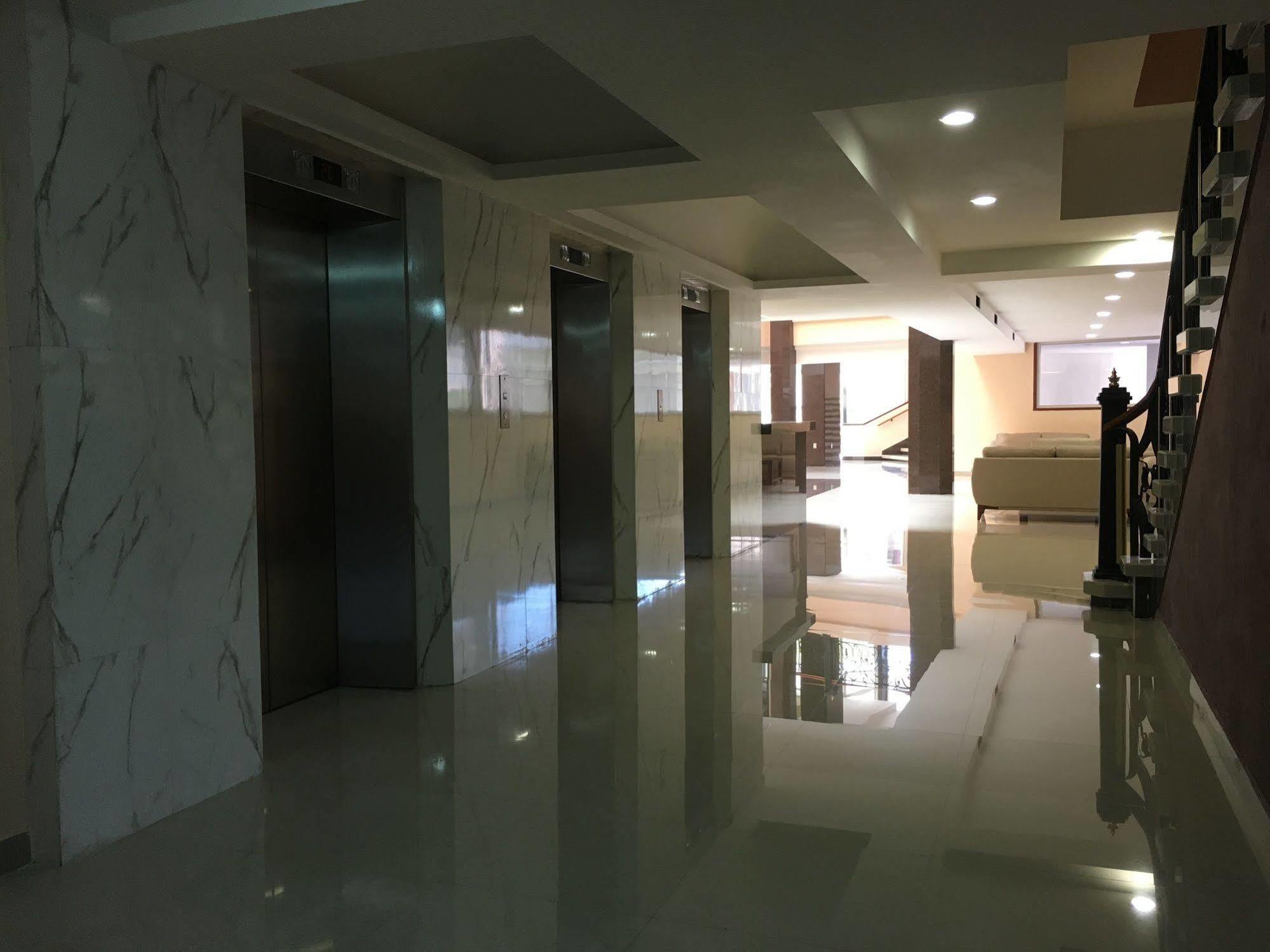 Hotel Real Plaza Аґуаскальєнтес Екстер'єр фото